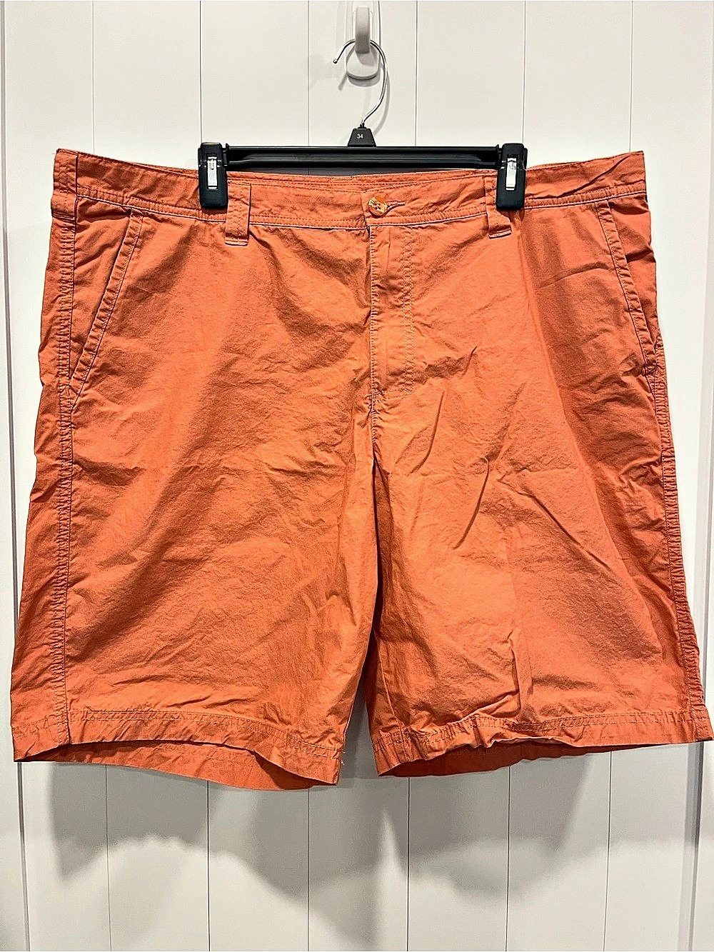 Columbia Men's Orange Shorts Size 40
